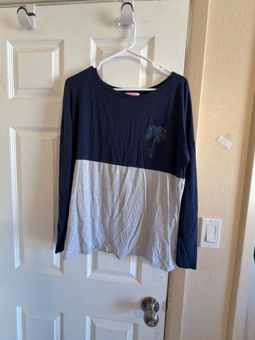 Lilly Pulitzer Finn Long Sleeve Tee Shirt Navy Blue Heather Gray SOU1014A